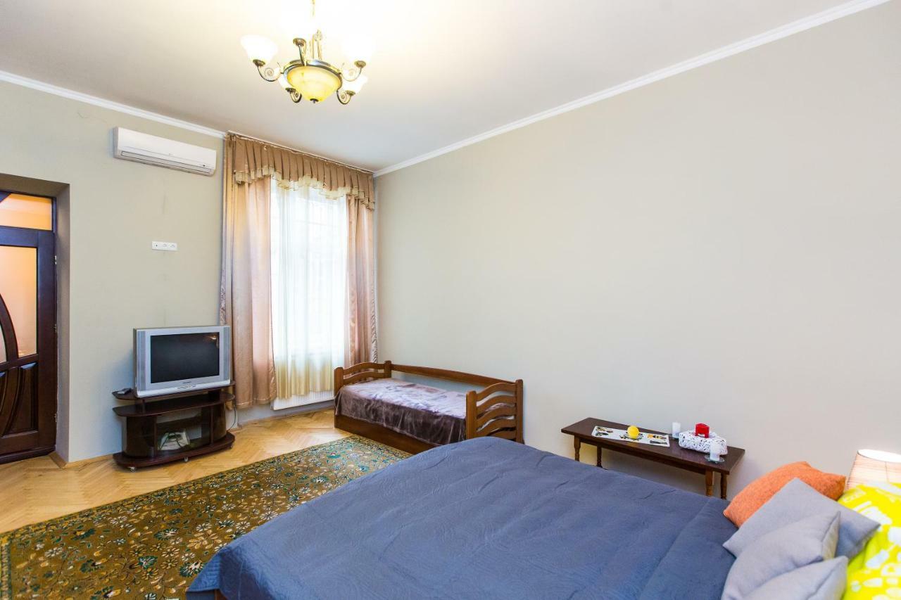 Apartments On Sholom Aleichem Та Ще Варіант Поруч Leópolis Exterior foto